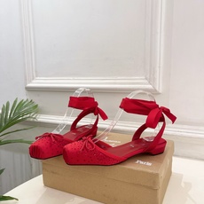 Christian Louboutin路铂廷CL 红底鞋 26ss最新Cassia Lace Up 水钻 Christian Louboutin路铂廷CL 红底鞋 26ss最新Cassia Lace Up 水钻