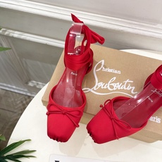 Christian Louboutin路铂廷CL 红底鞋 26ss最新Cassia Lace Up 水钻 Christian Louboutin路铂廷CL 红底鞋 26ss最新Cassia Lace Up 水钻