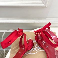 Christian Louboutin路铂廷CL 红底鞋 26ss最新Cassia Lace Up 水钻 Christian Louboutin路铂廷CL 红底鞋 26ss最新Cassia Lace Up 水钻