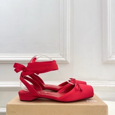 Christian Louboutin路铂廷CL 红底鞋 26ss最新Cassia Lace Up 水钻 Christian Louboutin路铂廷CL 红底鞋 26ss最新Cassia Lace Up 水钻