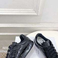 Maison Margiela· 马吉拉26𝐬𝐬 2026春夏新品MM6 滴胶绑带德训鞋 运动鞋———— Maison Margiela· 马吉拉26𝐬𝐬 2026春夏新品MM6 滴胶绑带德训鞋 运动鞋————