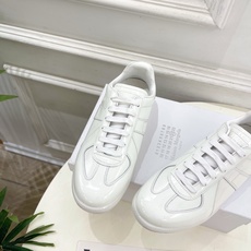 Maison Margiela· 马吉拉26𝐬𝐬 2026春夏新品MM6 滴胶绑带德训鞋 运动鞋———— Maison Margiela· 马吉拉26𝐬𝐬 2026春夏新品MM6 滴胶绑带德训鞋 运动鞋————