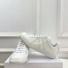 Maison Margiela· 马吉拉26𝐬𝐬 2026春夏新品MM6 滴胶绑带德训鞋 运动鞋———— Maison Margiela· 马吉拉26𝐬𝐬 2026春夏新品MM6 滴胶绑带德训鞋 运动鞋————