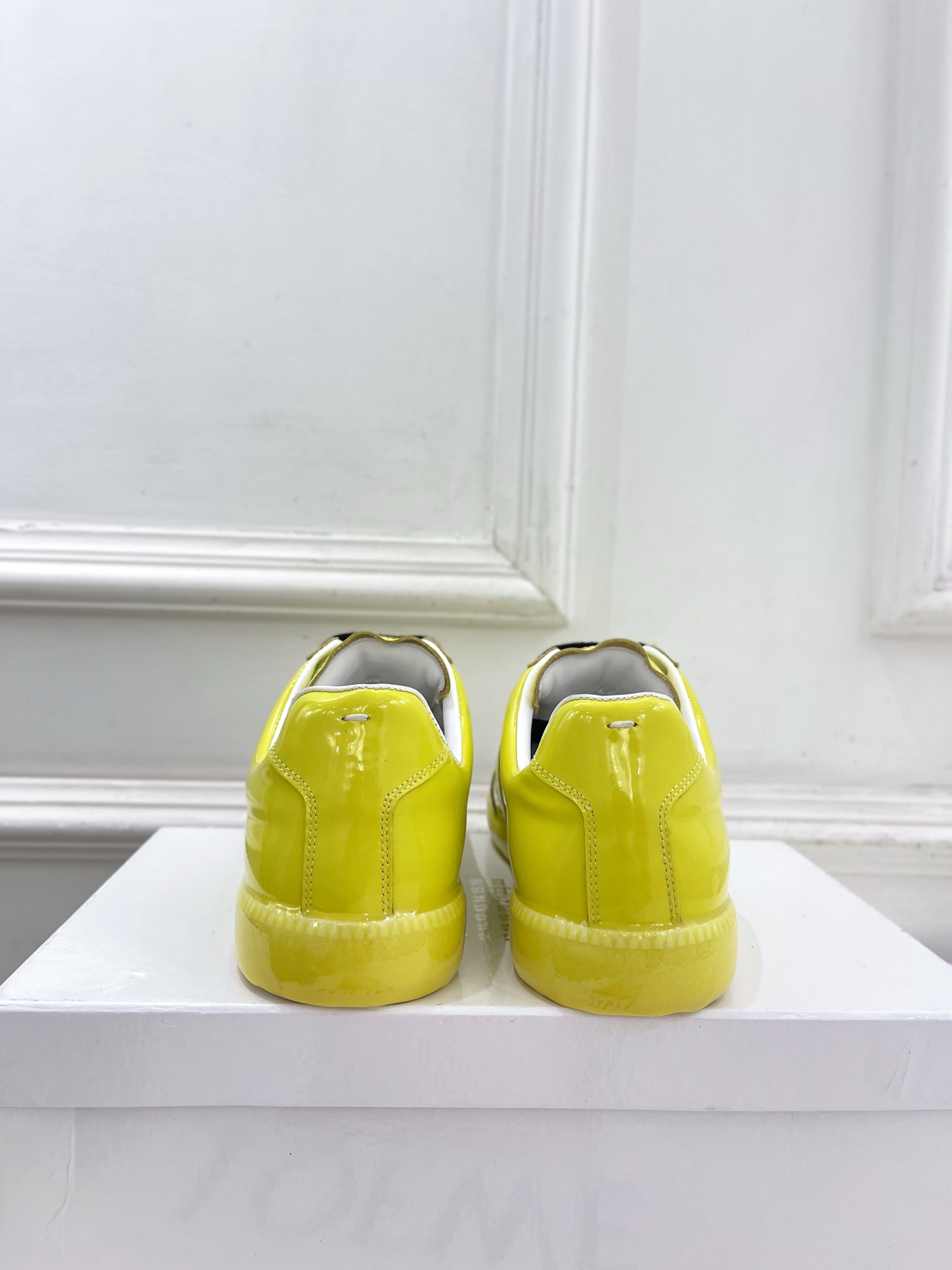 Maison Margiela· 马吉拉26𝐬𝐬 2026春夏新品MM6 滴胶绑带德训鞋 运动鞋————
