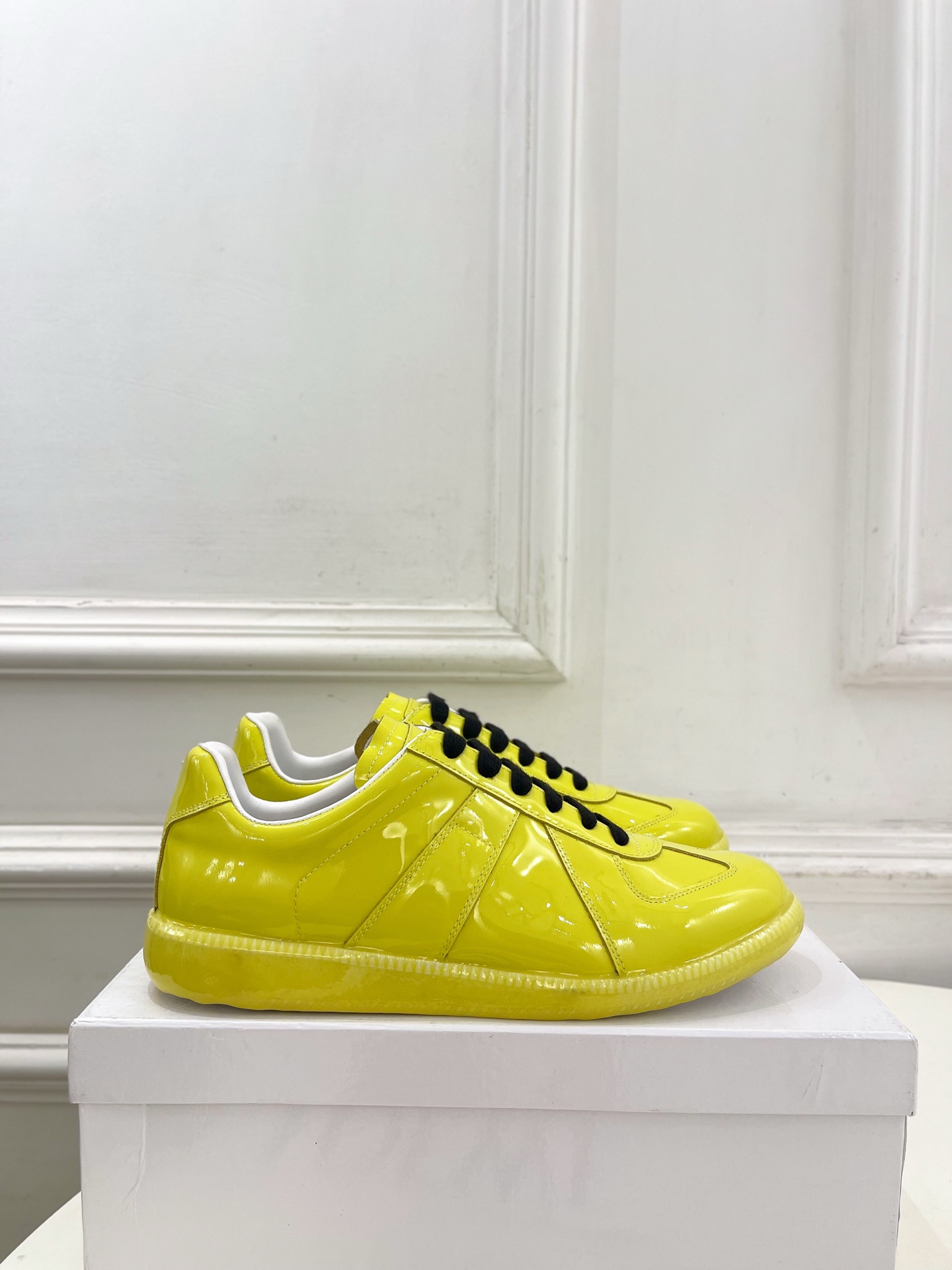 Maison Margiela· 马吉拉26𝐬𝐬 2026春夏新品MM6 滴胶绑带德训鞋 运动鞋————