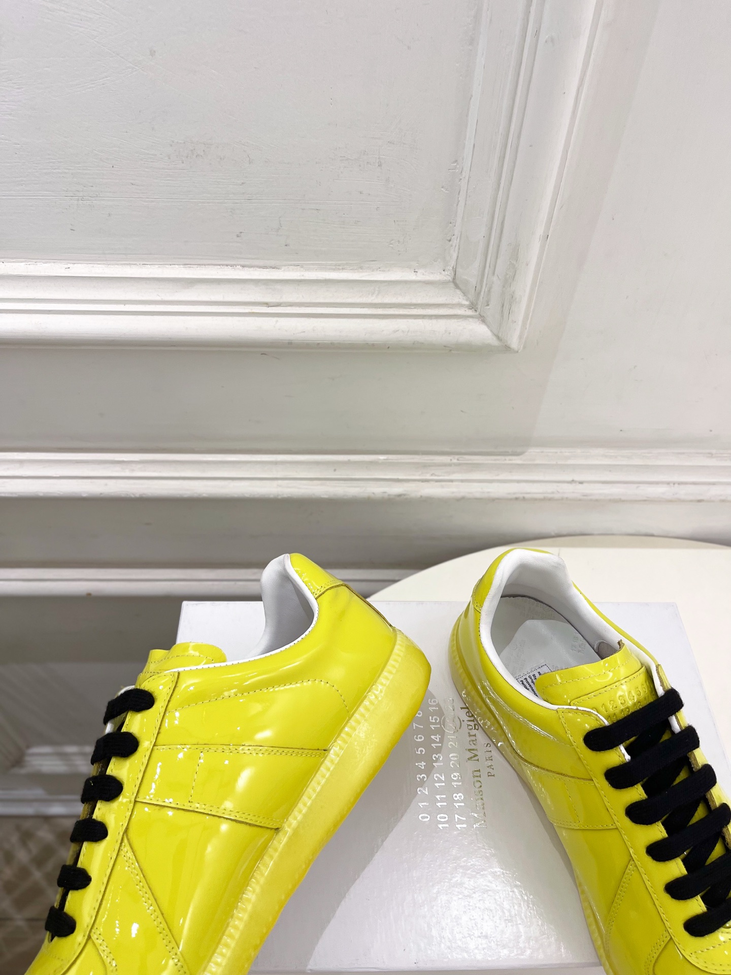 Maison Margiela· 马吉拉26𝐬𝐬 2026春夏新品MM6 滴胶绑带德训鞋 运动鞋————