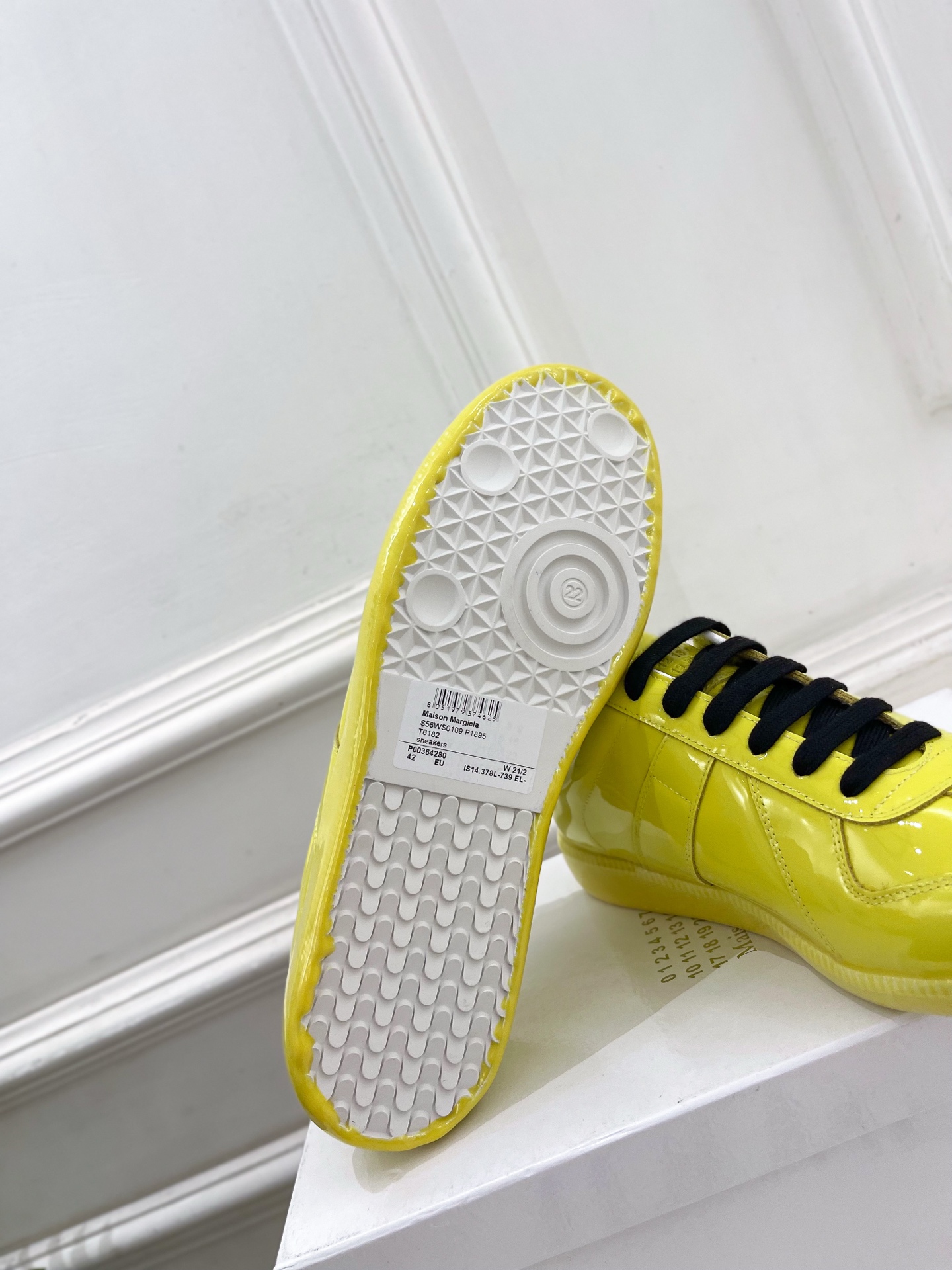 Maison Margiela· 马吉拉26𝐬𝐬 2026春夏新品MM6 滴胶绑带德训鞋 运动鞋————