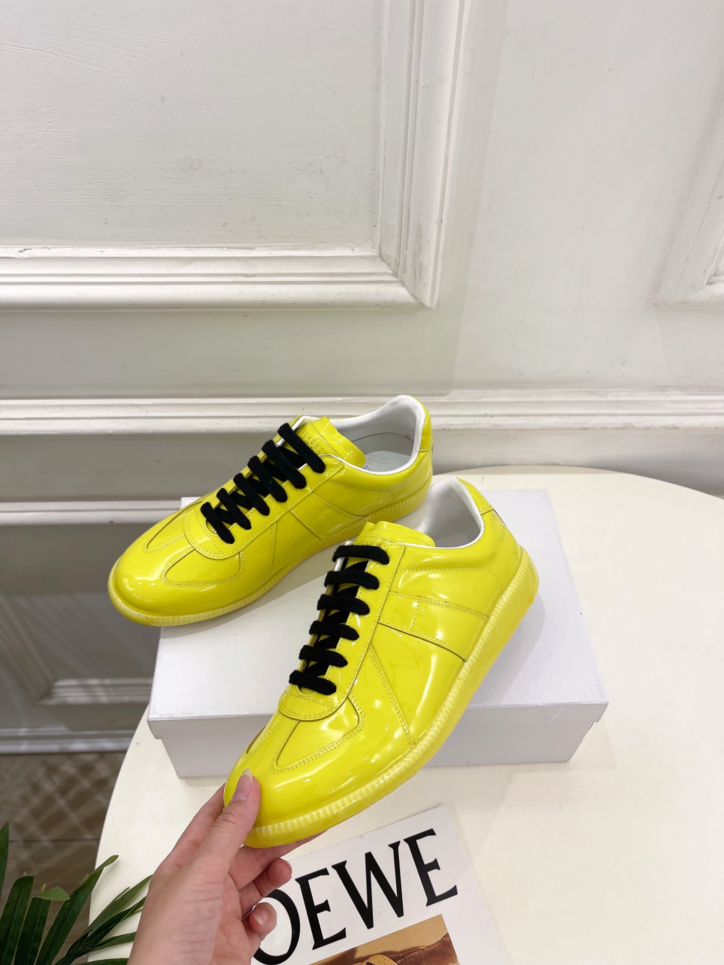 Maison Margiela· 马吉拉26𝐬𝐬 2026春夏新品MM6 滴胶绑带德训鞋 运动鞋————