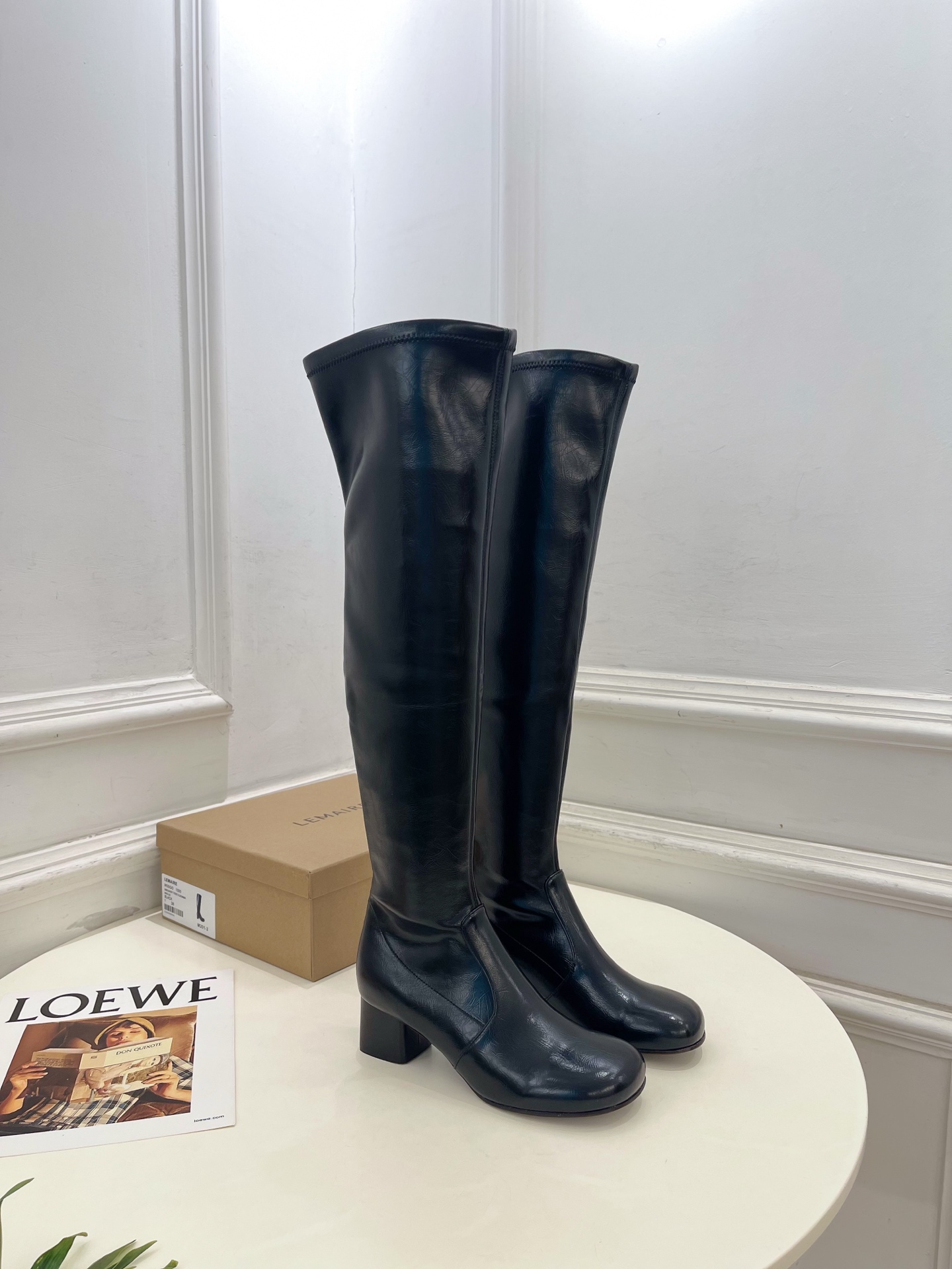 LEMAIRE  2026早秋新品 经典复古粗跟弹力长筒靴—————————作为这两年最受欢迎的设计师牌