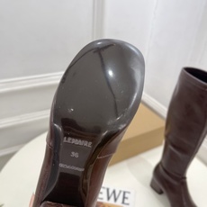LEMAIRE 2026早秋新品 经典复古粗跟弹力高筒靴—————————作为这两年最受欢迎的设计师牌 LEMAIRE 2026早秋新品 经典复古粗跟弹力高筒靴—————————作为这两年最受欢迎的设计师牌