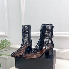 ALAÏA 阿莱亚26𝐬𝐬 2026春夏新品 秀场同款 镂空渔网粗跟凉靴裸靴—————————Alaï ALAÏA 阿莱亚26𝐬𝐬 2026春夏新品 秀场同款 镂空渔网粗跟凉靴裸靴—————————Alaï