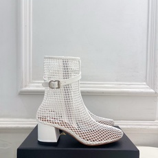 ALAÏA 阿莱亚26𝐬𝐬 2026春夏新品 秀场同款 镂空渔网粗跟凉靴裸靴—————————Alaï ALAÏA 阿莱亚26𝐬𝐬 2026春夏新品 秀场同款 镂空渔网粗跟凉靴裸靴—————————Alaï