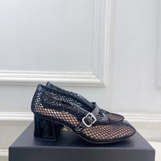 ALAÏA 阿莱亚26𝐬𝐬 2026春夏新品 秀场同款 镂空渔网粗跟玛丽珍网鞋—————————Ala ALAÏA 阿莱亚26𝐬𝐬 2026春夏新品 秀场同款 镂空渔网粗跟玛丽珍网鞋—————————Ala