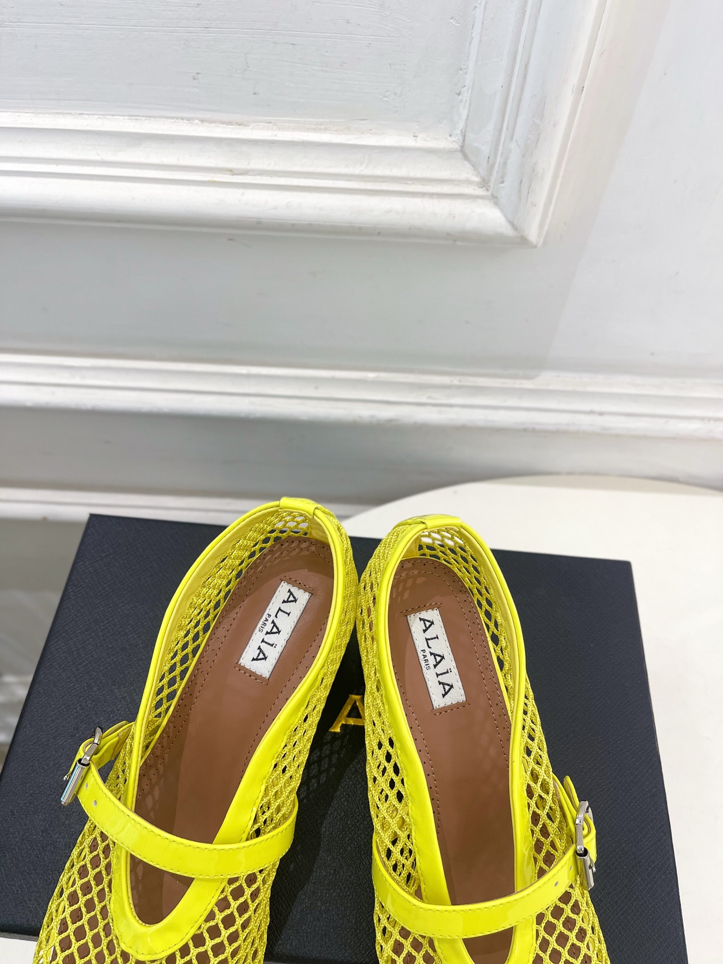 ALAÏA 阿莱亚26𝐬𝐬  2026春夏新品 秀场同款 镂空渔网粗跟玛丽珍网鞋—————————Ala