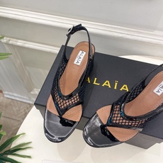 ALAÏA 阿莱亚26𝐬𝐬 2026春夏新品 秀场同款 镂空渔网粗跟夹脚凉鞋—————————Alaï ALAÏA 阿莱亚26𝐬𝐬 2026春夏新品 秀场同款 镂空渔网粗跟夹脚凉鞋—————————Alaï