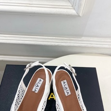 ALAÏA 阿莱亚26𝐬𝐬 2026春夏新品 秀场同款 镂空渔网粗跟夹脚凉鞋—————————Alaï ALAÏA 阿莱亚26𝐬𝐬 2026春夏新品 秀场同款 镂空渔网粗跟夹脚凉鞋—————————Alaï