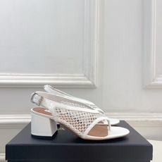 ALAÏA 阿莱亚26𝐬𝐬 2026春夏新品 秀场同款 镂空渔网粗跟夹脚凉鞋—————————Alaï ALAÏA 阿莱亚26𝐬𝐬 2026春夏新品 秀场同款 镂空渔网粗跟夹脚凉鞋—————————Alaï