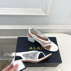ALAÏA 阿莱亚26𝐬𝐬 2026春夏新品 秀场同款 镂空渔网粗跟夹脚凉鞋—————————Alaï ALAÏA 阿莱亚26𝐬𝐬 2026春夏新品 秀场同款 镂空渔网粗跟夹脚凉鞋—————————Alaï