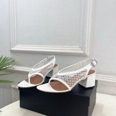 ALAÏA 阿莱亚26𝐬𝐬 2026春夏新品 秀场同款 镂空渔网粗跟夹脚凉鞋—————————Alaï ALAÏA 阿莱亚26𝐬𝐬 2026春夏新品 秀场同款 镂空渔网粗跟夹脚凉鞋—————————Alaï