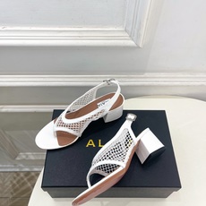 ALAÏA 阿莱亚26𝐬𝐬 2026春夏新品 秀场同款 镂空渔网粗跟夹脚凉鞋—————————Alaï ALAÏA 阿莱亚26𝐬𝐬 2026春夏新品 秀场同款 镂空渔网粗跟夹脚凉鞋—————————Alaï