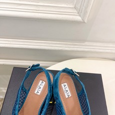 ALAÏA 阿莱亚26𝐬𝐬 2026春夏新品 秀场同款 镂空渔网粗跟夹脚凉鞋—————————Alaï ALAÏA 阿莱亚26𝐬𝐬 2026春夏新品 秀场同款 镂空渔网粗跟夹脚凉鞋—————————Alaï