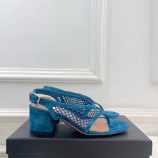 ALAÏA 阿莱亚26𝐬𝐬 2026春夏新品 秀场同款 镂空渔网粗跟夹脚凉鞋—————————Alaï ALAÏA 阿莱亚26𝐬𝐬 2026春夏新品 秀场同款 镂空渔网粗跟夹脚凉鞋—————————Alaï