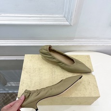 The row 2026春夏新品 TR极简尖头猫跟跳舞鞋—————————作为这两年最受欢迎的设计师牌, The row 2026春夏新品 TR极简尖头猫跟跳舞鞋—————————作为这两年最受欢迎的设计师牌,