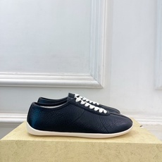 The row 2026春夏新品 TR极简系带休闲德训鞋—————————作为这两年最受欢迎的设计师牌, The row 2026春夏新品 TR极简系带休闲德训鞋—————————作为这两年最受欢迎的设计师牌,