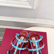 Valentino 华伦天奴 26𝐬𝐬2026春夏新品 ROCKSTUD鉚钉铁头细带中跟凉鞋 上新☑️ Valentino 华伦天奴 26𝐬𝐬2026春夏新品 ROCKSTUD鉚钉铁头细带中跟凉鞋 上新☑️