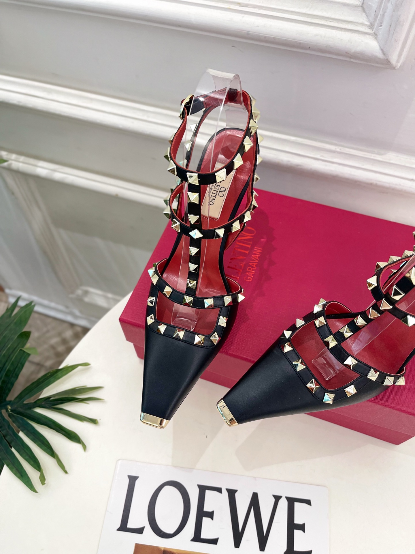 Valentino  华伦天奴 26𝐬𝐬2026春夏新品 ROCKSTUD鉚钉铁头细带高跟凉鞋 上新☑️