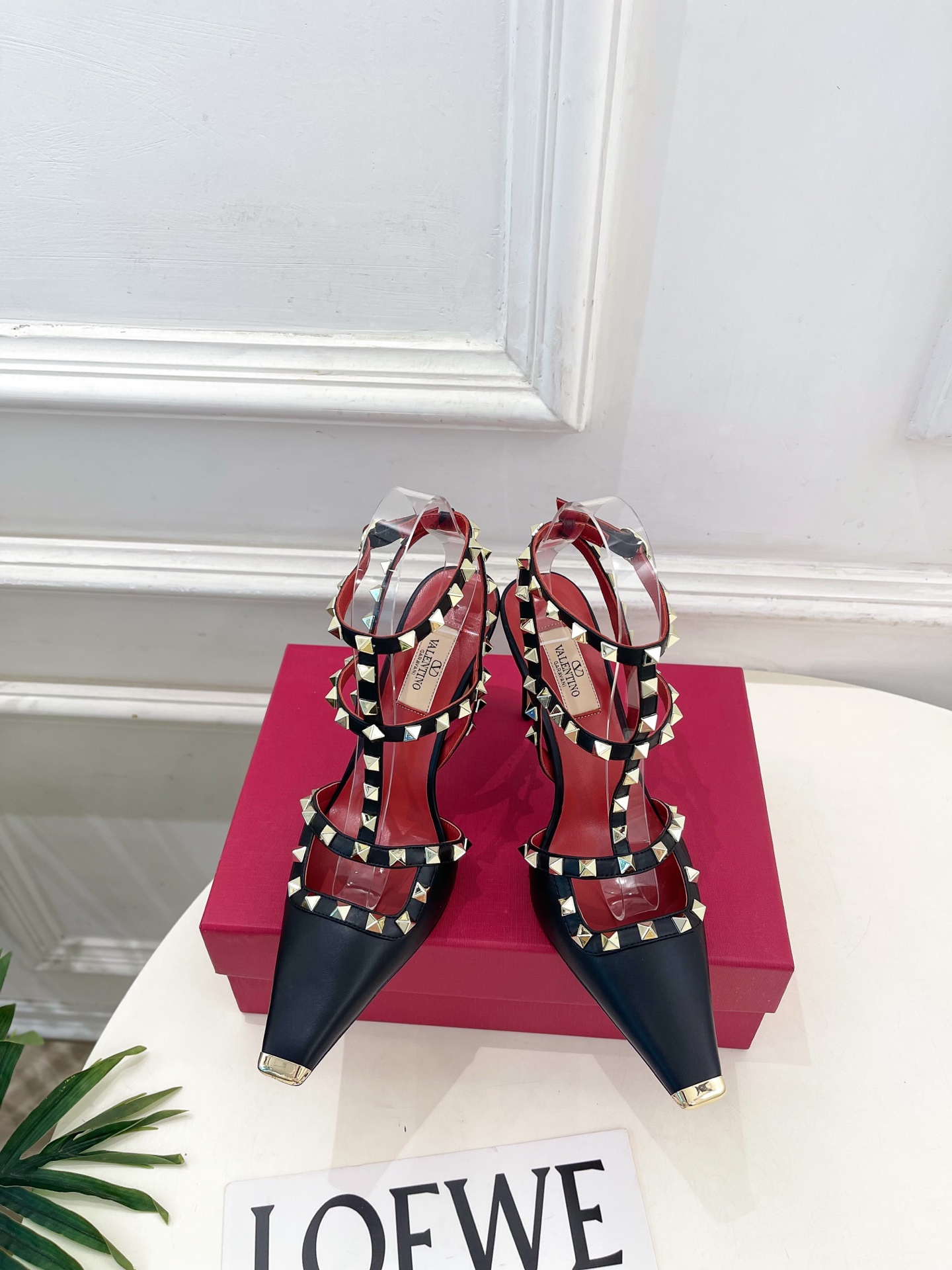 Valentino  华伦天奴 26𝐬𝐬2026春夏新品 ROCKSTUD鉚钉铁头细带高跟凉鞋 上新☑️
