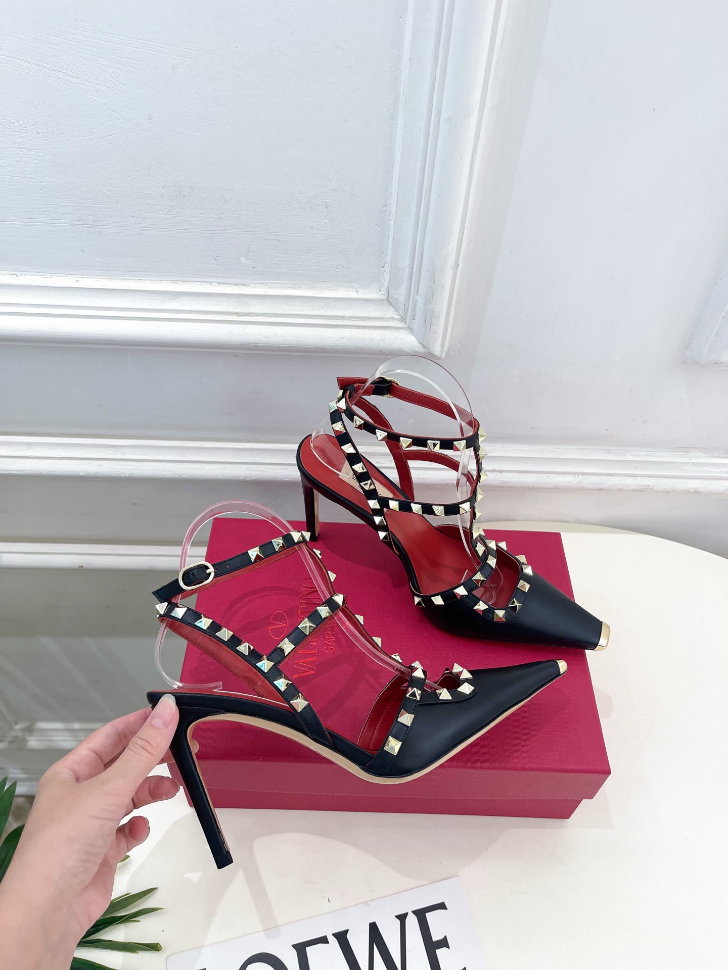 Valentino  华伦天奴 26𝐬𝐬2026春夏新品 ROCKSTUD鉚钉铁头细带高跟凉鞋 上新☑️