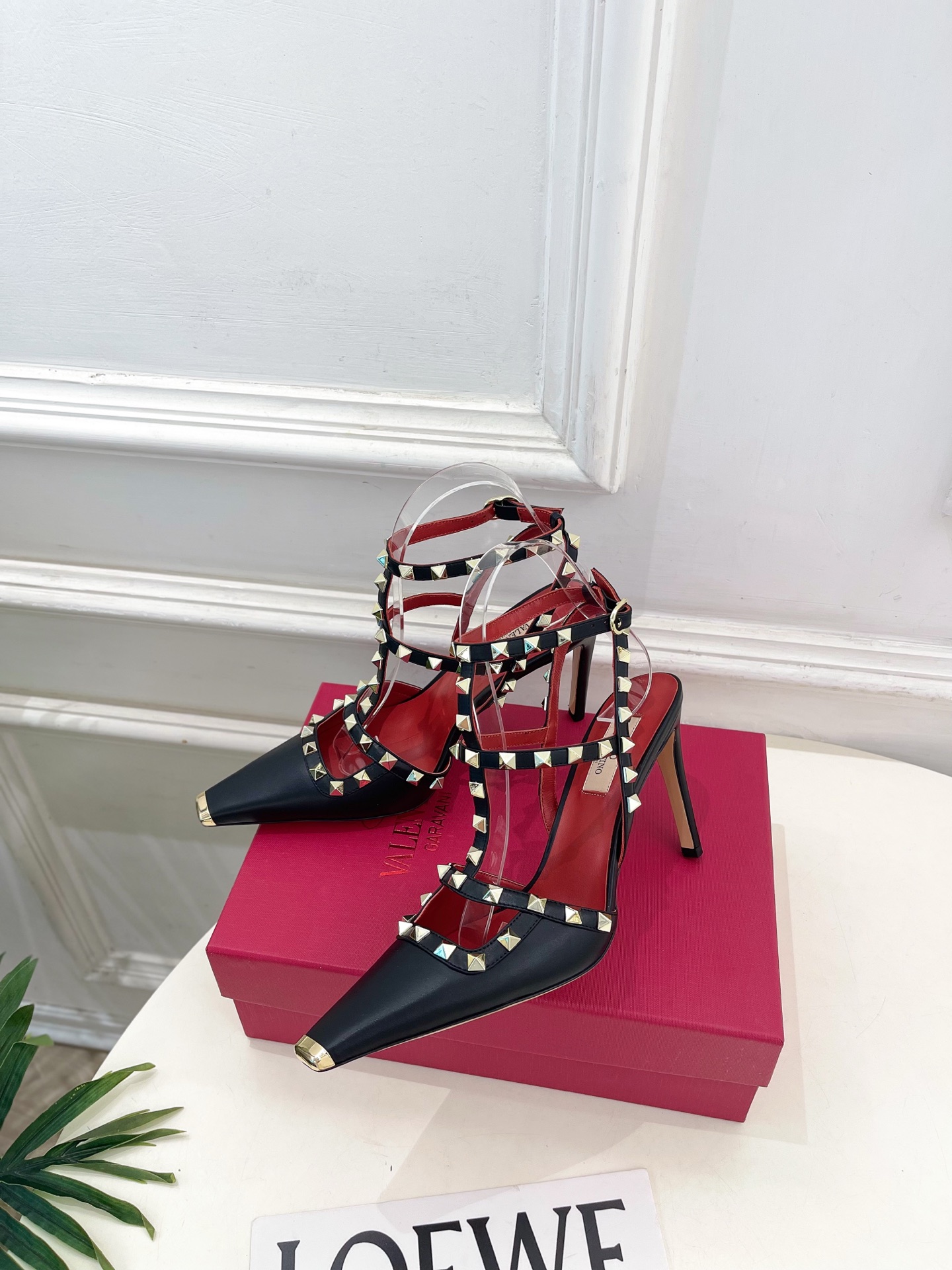 Valentino  华伦天奴 26𝐬𝐬2026春夏新品 ROCKSTUD鉚钉铁头细带高跟凉鞋 上新☑️