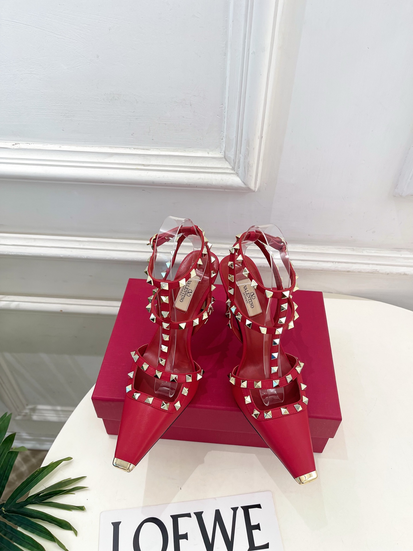 Valentino  华伦天奴 26𝐬𝐬2026春夏新品 ROCKSTUD鉚钉铁头细带高跟凉鞋 上新☑️