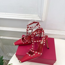 Valentino 华伦天奴 26𝐬𝐬2026春夏新品 ROCKSTUD鉚钉铁头细带高跟凉鞋 上新☑️ Valentino 华伦天奴 26𝐬𝐬2026春夏新品 ROCKSTUD鉚钉铁头细带高跟凉鞋 上新☑️