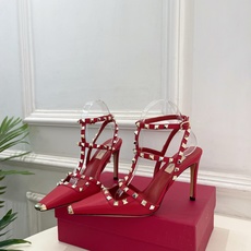 Valentino 华伦天奴 26𝐬𝐬2026春夏新品 ROCKSTUD鉚钉铁头细带高跟凉鞋 上新☑️ Valentino 华伦天奴 26𝐬𝐬2026春夏新品 ROCKSTUD鉚钉铁头细带高跟凉鞋 上新☑️