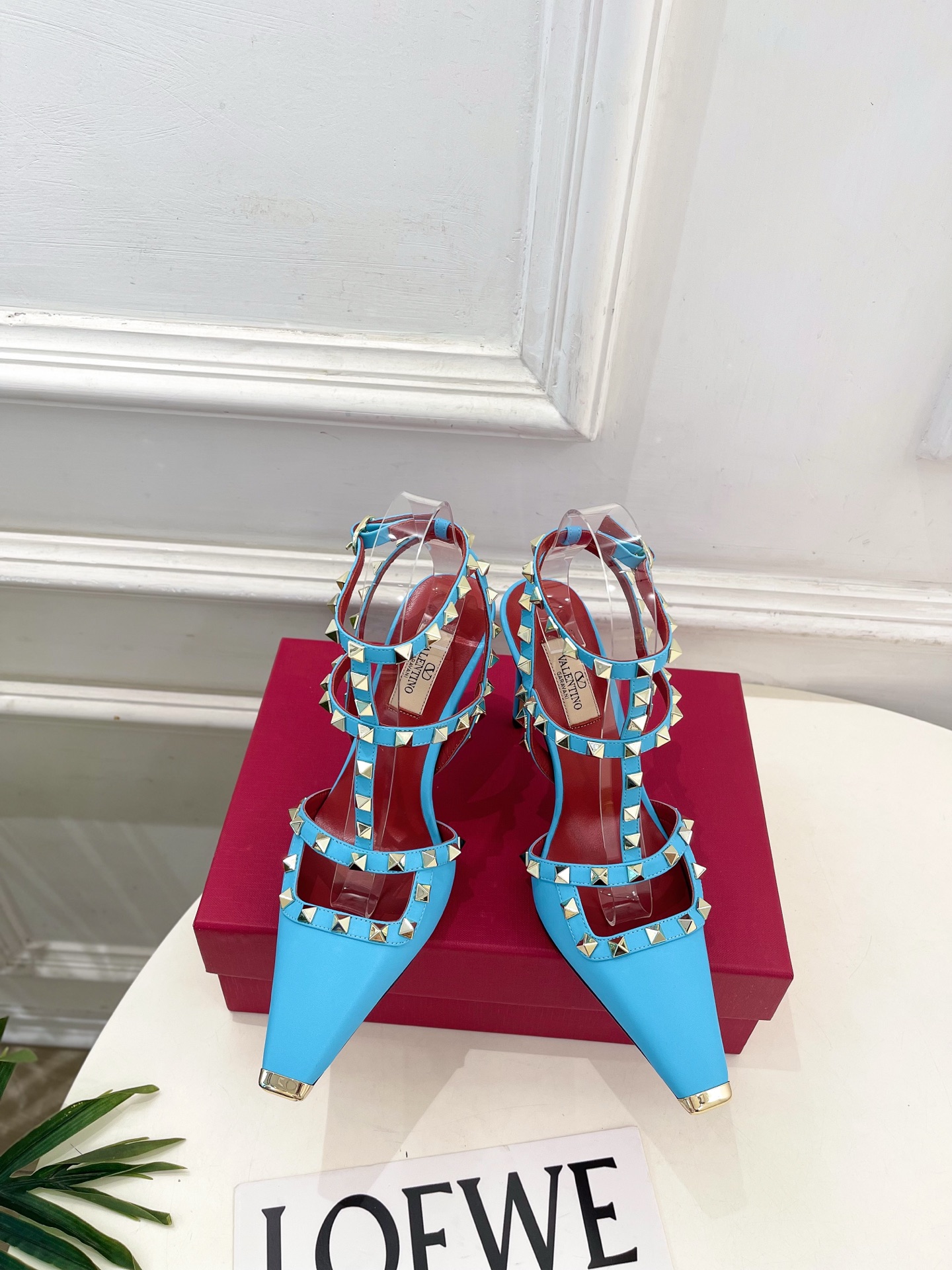 Valentino  华伦天奴 26𝐬𝐬2026春夏新品 ROCKSTUD鉚钉铁头细带高跟凉鞋 上新☑️