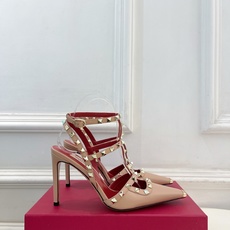 Valentino 华伦天奴 26𝐬𝐬2026春夏新品 ROCKSTUD鉚钉铁头细带高跟凉鞋 上新☑️ Valentino 华伦天奴 26𝐬𝐬2026春夏新品 ROCKSTUD鉚钉铁头细带高跟凉鞋 上新☑️