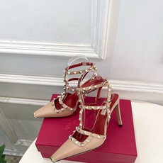 Valentino 华伦天奴 26𝐬𝐬2026春夏新品 ROCKSTUD鉚钉铁头细带高跟凉鞋 上新☑️ Valentino 华伦天奴 26𝐬𝐬2026春夏新品 ROCKSTUD鉚钉铁头细带高跟凉鞋 上新☑️
