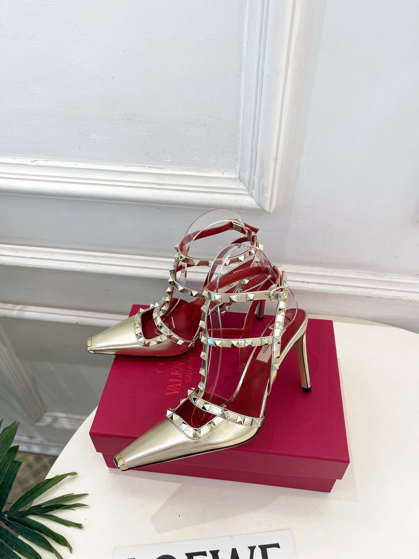 Valentino  华伦天奴 26𝐬𝐬2026春夏新品 ROCKSTUD鉚钉铁头细带高跟凉鞋 上新☑️