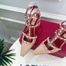 Valentino 华伦天奴 26𝐬𝐬2026春夏新品 ROCKSTUD鉚钉铁头细带高跟凉鞋 上新☑️ Valentino 华伦天奴 26𝐬𝐬2026春夏新品 ROCKSTUD鉚钉铁头细带高跟凉鞋 上新☑️