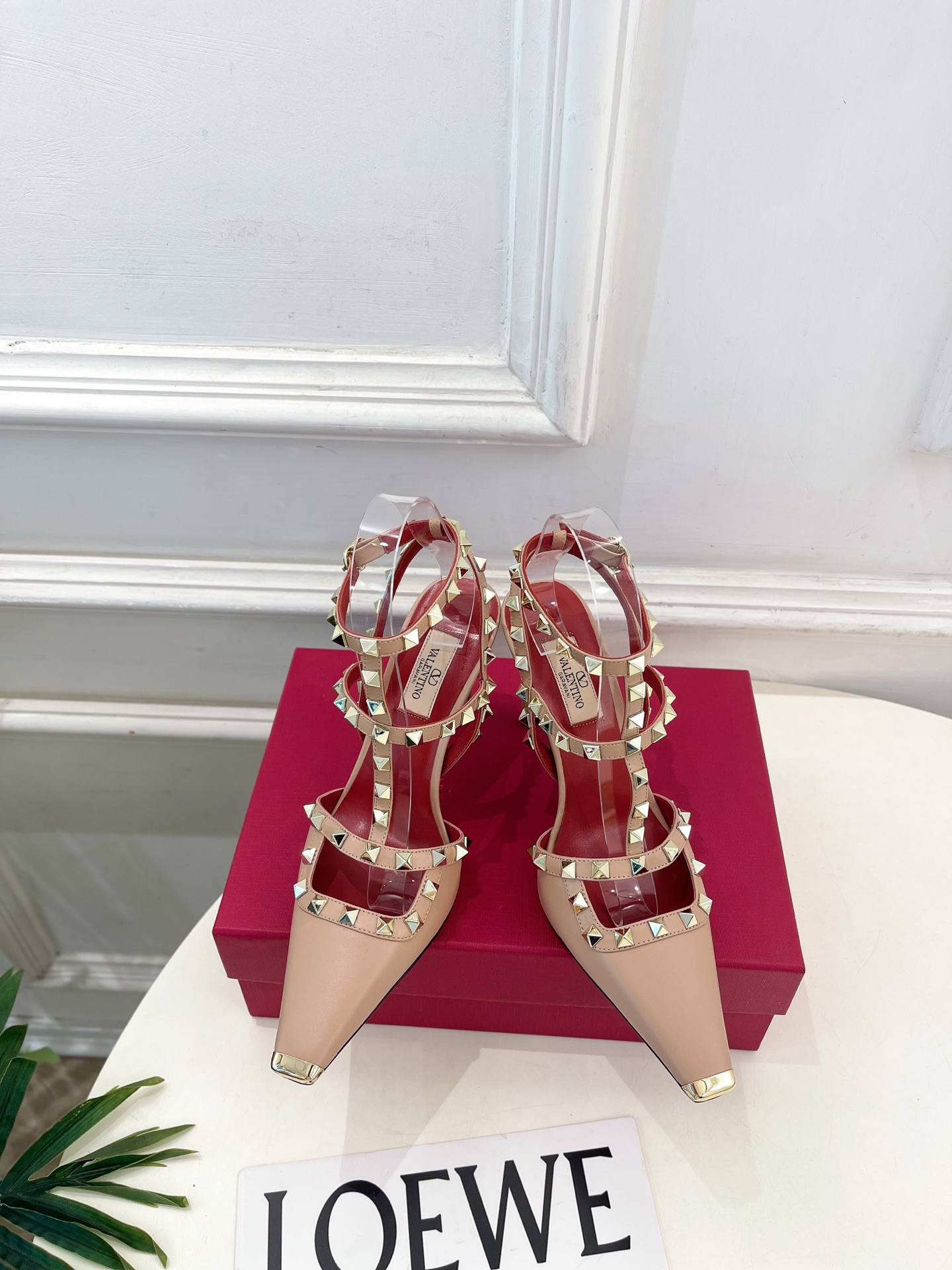 Valentino  华伦天奴 26𝐬𝐬2026春夏新品 ROCKSTUD鉚钉铁头细带高跟凉鞋 上新☑️