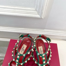 Valentino 华伦天奴 26𝐬𝐬2026春夏新品 ROCKSTUD鉚钉铁头细带高跟凉鞋 上新☑️ Valentino 华伦天奴 26𝐬𝐬2026春夏新品 ROCKSTUD鉚钉铁头细带高跟凉鞋 上新☑️