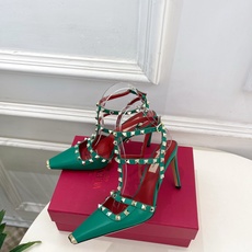 Valentino 华伦天奴 26𝐬𝐬2026春夏新品 ROCKSTUD鉚钉铁头细带高跟凉鞋 上新☑️ Valentino 华伦天奴 26𝐬𝐬2026春夏新品 ROCKSTUD鉚钉铁头细带高跟凉鞋 上新☑️