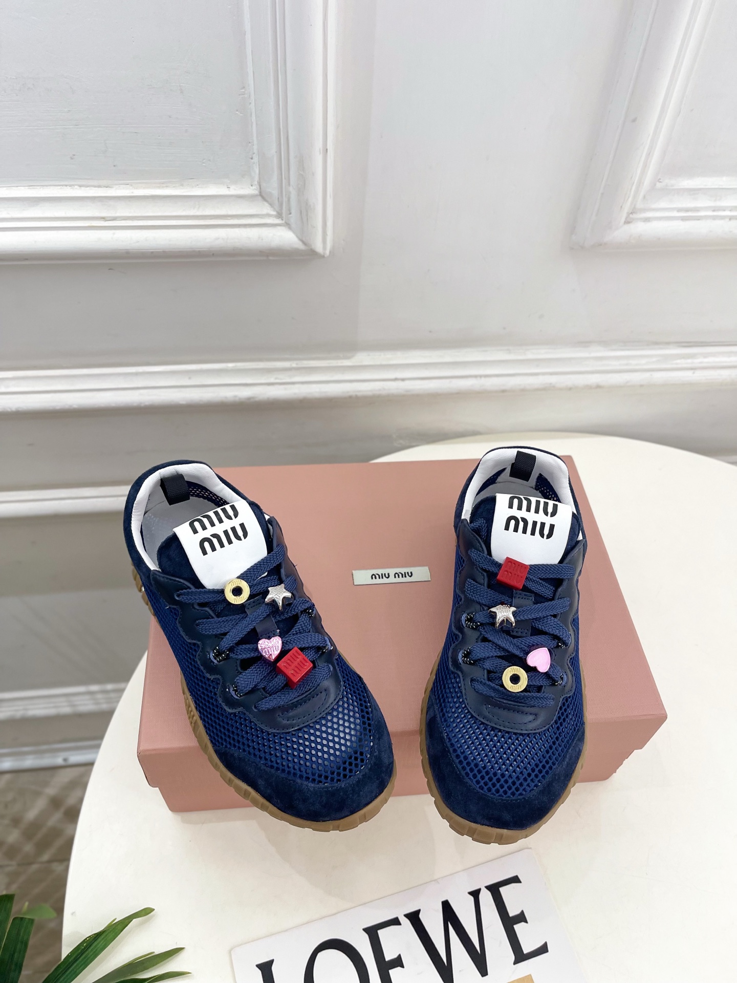 Miu Miu | 缪缪  26𝐬𝐬🖤专柜主打最新秀款 2026春夏新品网眼织物休闲运动鞋火爆上新！🍒B