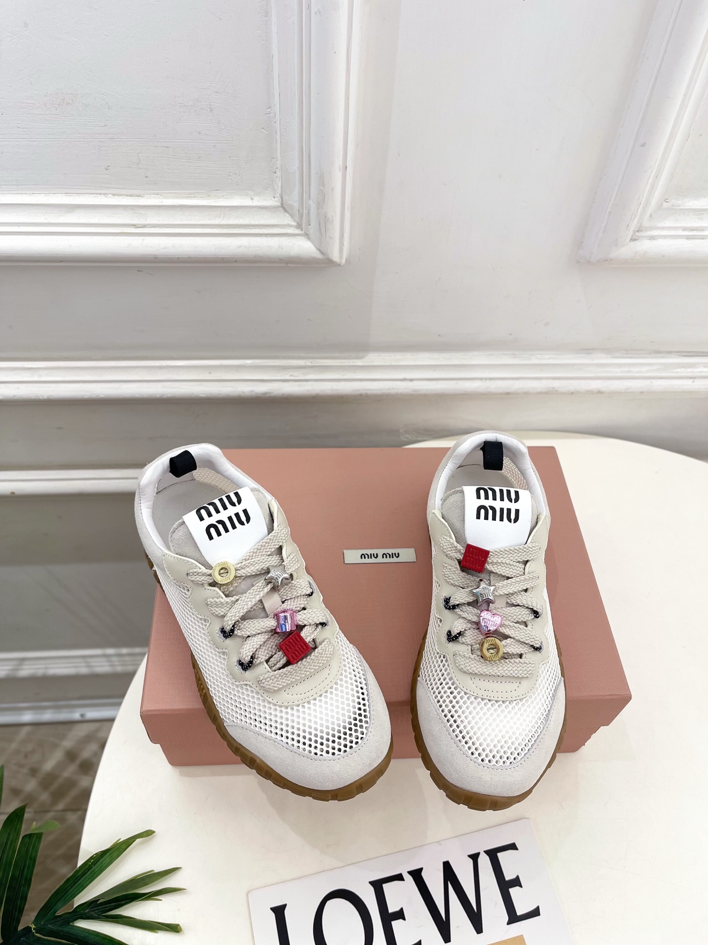 Miu Miu | 缪缪  26𝐬𝐬🖤专柜主打最新秀款 2026春夏新品网眼织物休闲运动鞋火爆上新！🍒B