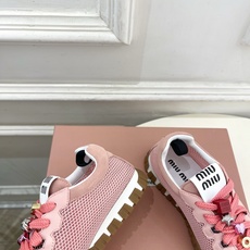 Miu Miu | 缪缪 26𝐬𝐬🖤专柜主打最新秀款 2026春夏新品网眼织物休闲运动鞋火爆上新!🍒B Miu Miu | 缪缪 26𝐬𝐬🖤专柜主打最新秀款 2026春夏新品网眼织物休闲运动鞋火爆上新!🍒B