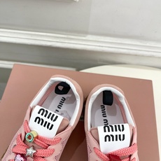 Miu Miu | 缪缪 26𝐬𝐬🖤专柜主打最新秀款 2026春夏新品网眼织物休闲运动鞋火爆上新!🍒B Miu Miu | 缪缪 26𝐬𝐬🖤专柜主打最新秀款 2026春夏新品网眼织物休闲运动鞋火爆上新!🍒B