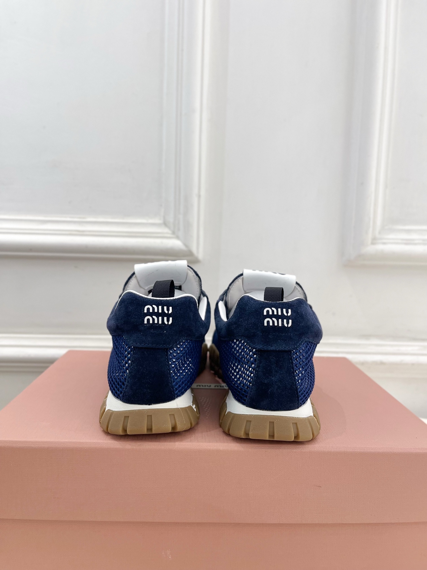 Miu Miu | 缪缪  26𝐬𝐬🖤专柜主打最新秀款 2026春夏新品网眼织物休闲运动鞋火爆上新！🍒B