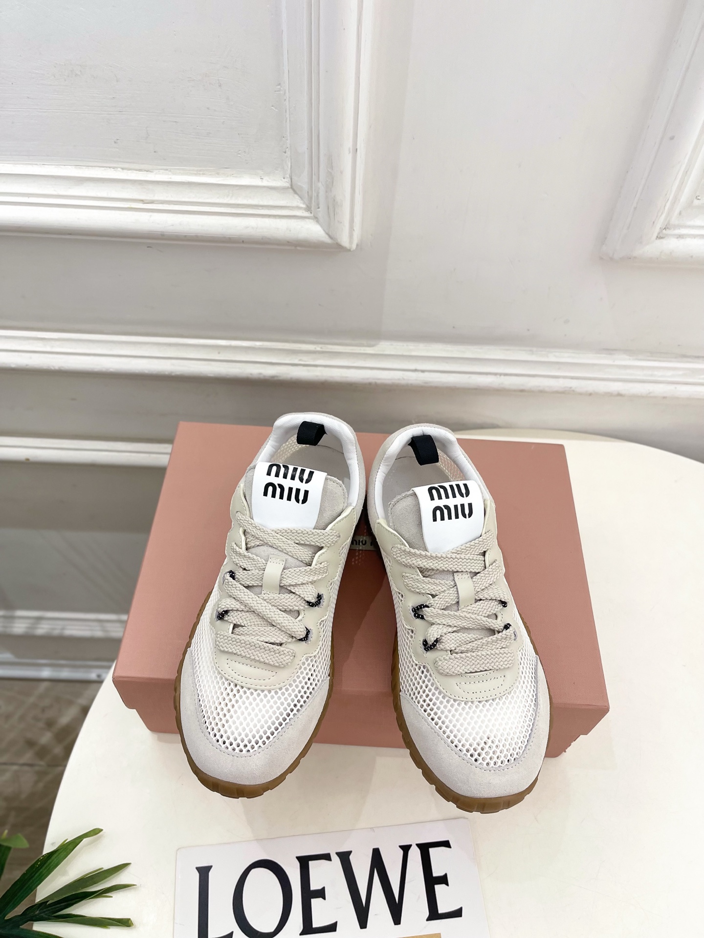 Miu Miu | 缪缪  26𝐬𝐬🖤专柜主打最新秀款 2026春夏新品网眼织物休闲运动鞋火爆上新！🍒B